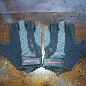 Black and Gray Men's Workout Gloves